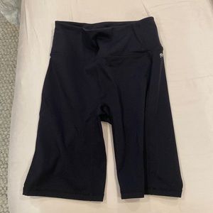 Fabletics Anywhere high waisted shorts 9” inseam black